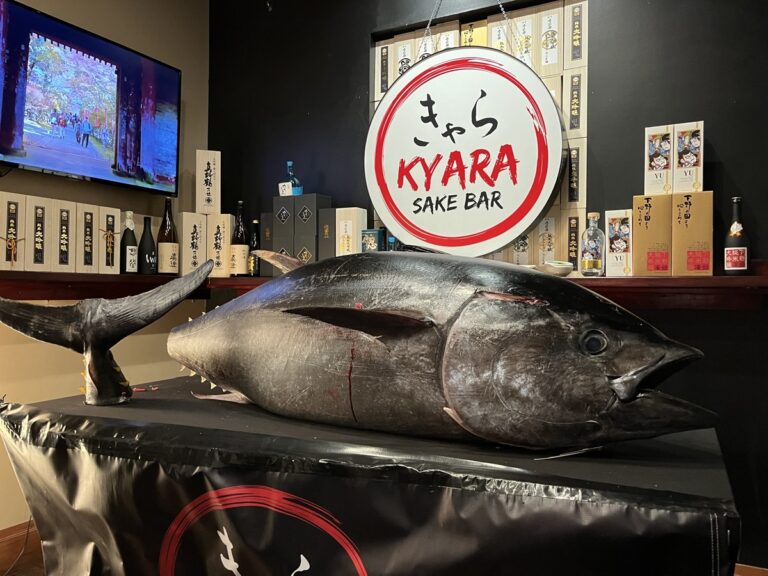 Omakase Kyara Sake Bar Tuna Cutting 768x576
