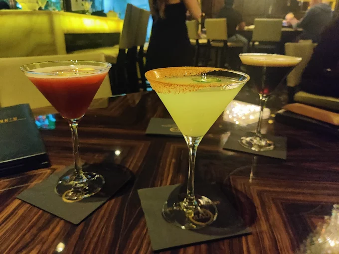 Hank's Fine Steaks and Martinis Happy Hour